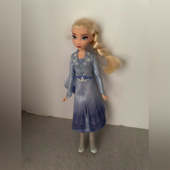 Disney Frozen 2 Singing ELSA Doll Hasbro - Picture 1 of 9